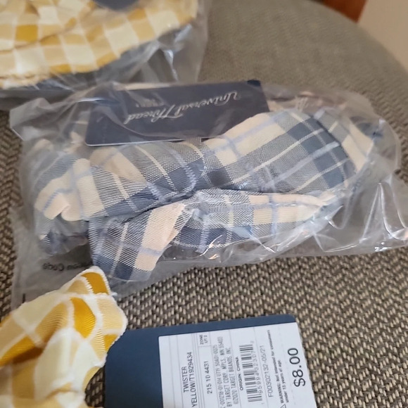 NWT 5 Piece Hair Scrunchies Twister Universal Thread Plaid Yellow Blue - Picture 4 of 6
